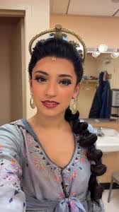 Elizabeth Lomba's Instagram, Twitter & Facebook