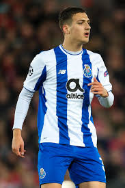 Fast to check out the all data of cardtype diogo dalot on fifa 19 ultimate team here! Diogo Dalot Manchester United Agree 17 4m Fee With Porto For Teenage Right Back