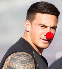 Artificial field smell irks residents