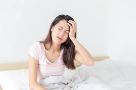 Bagaimanapun juga, ketika kesehatan tubuh kita sakit kepala cluster juga dapat ditandai dengan nyeri pada sebelah bagian tubuh, tidak dapat tidur, air mata keluar berlebihan, mata menjadi merah. Penyebab Sakit Kepala Sebelah Kiri Dan Cara Mengatasinya Hello Sehat