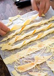 4 Idees De Recettes Simples Pour Apero De Derniere Minute Recette Aperitif Pate Feuilletee Idee Recette Recette Apero Facile