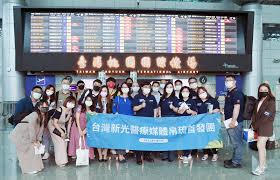 【新唐人亞太台 2021 年 03 月 10 日訊】好，不少人期待許久的台灣帛琉旅遊泡泡，目前朝不用居家檢疫、團進團出方向進行，交通部長林佳龍受訪時表示，交通部所屬業務已經完成所有配套方案，決定開放後可隨時配合. äºšæ´²é¦–ä¸ªæ—…è¡Œæ³¡æ³¡å¯ç¨‹æƒ æ•ä» ä¸Žå°å…³ç³»çè´µ æ—…æ¸¸æ³¡æ³¡ å¸›ç‰æ€»ç»Ÿ å¸•åŠ³æ€»ç»Ÿ å¤§çºªå…ƒ