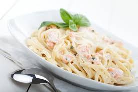 Spaghetti Mit Lachs Sahne Sosse You Ate Your Breakfast And Lunch Until You Were Full And In 2020 Salmon With Cream Sauce Cream Sauce Recipes Sauce Recipes