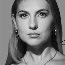 J'ai le plaisir de vous annoncer que j'occupe désormais le poste de  Communication, events and talents assistant au sein de l'agence KARLA OTTO. 