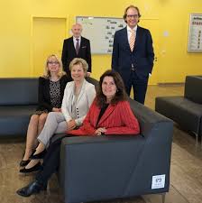 Die juristische fusion am 04. Vr Bank Landshut Sponsert Sitzmobel Fur Die Berufsschule Ii Staatliche Berufsschule 2 Landshut