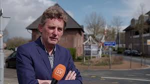 Uitgebreide vertaling voor vaccinatiebewijs (nederlands) in het engels. Negatieve Coronatest Om Duitsland In Te Mogen Zorgt In Grensdorp Dinxperlo Voor Chaos Het Is Hier Niet Te Doen Eenvandaag