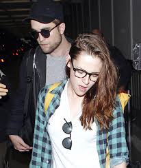 Роберт паттинсон и кристен стюарт послание фанатам сумерек спустя 10 лет. Robert Pattinson I Kristen Styuart Snova Rasstalis Reshiv Ostatsya Druzyami Ekspress Gazeta