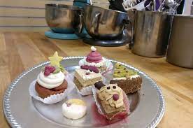 Fresh dog treats made in house daily. Artisanal Dog Treat Bakery Thrives On Pet Humanization Petfoodindustry Com