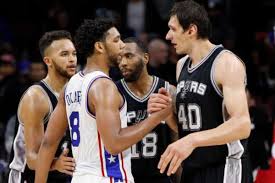 His hands are 9.75 wide and 11.75 inches long, giving him an added advantage over his opponents on both ends of the court. The 15 Largest Hand Sizes In Nba History Howtheyplay