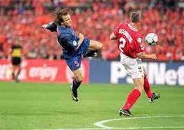 Holland 3 Denmark 0 In 2000 In Rotterdam Bolo Zenden Scored A Superb Goal To Make It 3 0 In Group D At Euro 20 European Championships Fifa World Cup World Cup