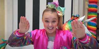 Joelle joanie jojo siwa (born may 19, 2003) is a dancer from omaha, nebraska. How Jojo Siwa Responded After Mad Mom Said Her Kid Could No Longer Be A Fan Of The Lgbtq Star Cinemablend