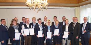 Landstrasse 26b 35080 bad endbach. 28 Mitarbeiter Mit 655 Jahren Bankerfahrung Backland News