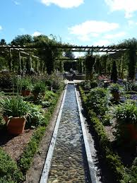 Canal Formal Garden Alnwick Castle Garden England Wasserspiel Garten Garten Bachlauf Im Garten
