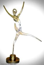 Metal Working Ideas If You Cannot Get The Supplies You Want At Affordable Prices Start Shopping At Secondhand Stor Metal Art Welded Scrap Metal Art Metal Art