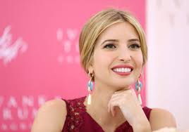 Đọ sắc 2 ái nữ "vàng" của Donald Trump và Hillary Clinton