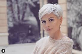 Tra le idee tagli capelli per il 2015 è ricorrente il taglio corto e scalato con frangia asimmetrica. Tagli Di Capelli Corti 9 Idee Per L Estate Trucchi Tv