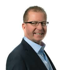 Peter Grover's Instagram, Twitter & Facebook