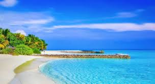 Entre la gironde et les célèbres plages de vendée, le littoral charentais offre sur près de 400 km de cote un cette belle cité dispose de 3 plages qui n'ont rien de comparables avec celles de royan de ré ou d'oléron, mais qui ont tout de même le mérite. Top 10 Plus Belles Plages D Europe Avec Une Touche Caribeenne Magazine Vacansoleil