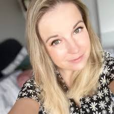 Scarlett White (@ScarlettAWhite)