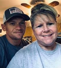 Terri Sue's Instagram, Twitter & Facebook