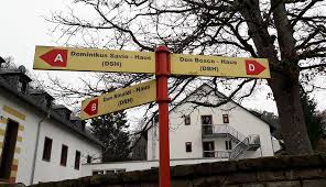 In aachen verläuft nur durch das postleitzahlgebiet 52078. Geschichte Des Hauses Und Der Herz Jesu Kirche Unser Haus Wir Uber Uns Junkerath Don Bosco