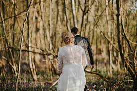 900 x 600 jpeg 41 кб. Magical Spring Relaxed Barn Wedding
