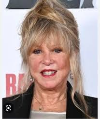 Jennifer Perot's Instagram, Twitter & Facebook