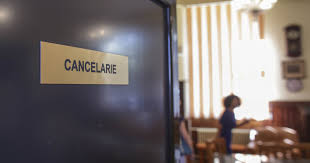 La frecventa redusa se duceau copii de bani gata sau cei care au abandonat candva scoala sa plece in strainatate si apoi s au intors in tara deci erau pe acolo si persoane de 30 de ani iar nivelul mi se parea foarte slab. 30 De Profesori Din GalaÈ›i IzolaÈ›i DupÄƒ Ce Au Intrat In Contact Cu O PersoanÄƒ InfectatÄƒ DouÄƒ Licee Cursuri Doar Online