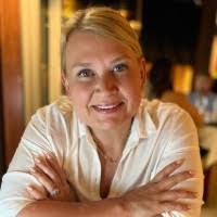 Joanna Alcala's Instagram, Twitter & Facebook