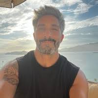 200+ perfiles de «Juan Rio»