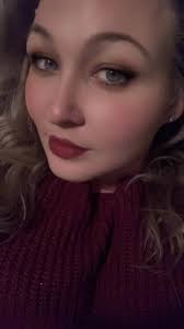 Carrie Dakin (@steels.momma)