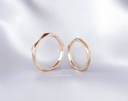 Geometrik Rose Altin Alyans Farkli Alyans Modeli Zarif Ve Ince Rose Gold Mode In 2020 White Gold Engagement Rings Vintage Wedding Ring Models Wedding Rings Rose Gold