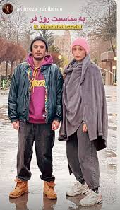 نوید محمودی، تهیه کننده این فیلم به بی‌بی‌سی گفته که بغیر از محسن تنابنده هنرپیشه ایرانی و فرشته حسینی بازیگر افغانستان، تمامی بازیگران دیگر آماتور هستند. Ø¹Ú©Ø³ Ø®Ø§Øµ ÙØ±Ø´ØªÙ‡ Ø­Ø³ÛŒÙ†ÛŒ Ø¯Ø± Ú©Ù†Ø§Ø± Ø¨Ø§Ø²ÛŒÚ¯Ø± Ù…Ø±Ø¯