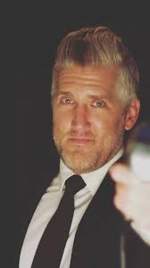 Jeremy Russell Duo in Maury’s Lounge “Foggy Day” #lounge #jazz  #loungesinger #livemusic #music #sunseekerresort #allegiant  🎙️:@jeremyrussell_music 🎹: Robert Nissim