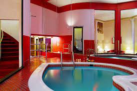 Searching For A Romantic Getaway Spend A Weekend At The Pocono Palace Resort In The Poconomtns Palace Resorts Cool Pools Poconos