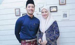 Apr 24, 2017 · semalam anugerah meletop era 2017 telah berlangsung di stadium melawati, shah alam dan pasangan hero dan heroin popular, fattah amin dan neelofa memenangi kategori utama,top top meletop (lelaki) dan (wanita). Fattah Amin Akui Tukar Penerbangan Elak Jumpa Neelofa Makcik Kepoh