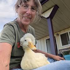 Managing indoor pet duck smell and mess?