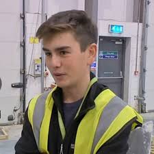 Election 2019: Corbyn HUMILIATED when bricklaying student says he'd vote  Boris after photo