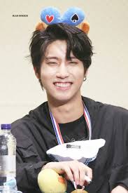 Straykids Han Jisung That Gummy Smile How Sweet Kids Icon Kid Memes Felix