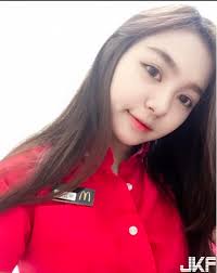 樹德家商「學生妹」！年紀輕輕「上半身重重」！打工的地方超多人朝聖啊... GH01 - gohong01.com