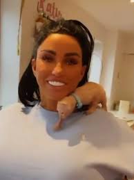 Papa Peter Andre macht das unglücklich: Katie Price schminkt Tochter  Princess (13)