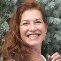 Debra Nero's Instagram, Twitter & Facebook