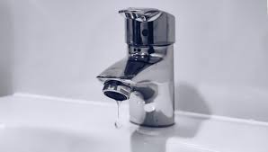 Wie sie die bodenfläche maximieren können. Wasserhahn Im Bad Richtig Entkalken Hausmittel Und Tipps Fur Die Reinigung Badratgeber Com