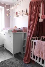 Wunderschoner Wickelplatz Fur Dein Baby Wickelaufsatz Von Puckdaddy Fur Ikea Hemnes Kommode Und Puckdaddy Sta Wickelaufsatz Ikea Babyzimmer Kinderzimmer Dekor