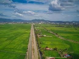 The total length is 31 km, connecting sungai kedah at alor it was built between 1900 and 1909 at the order of menteri besar of kedah at the time, wan mat saman. Terusan Wan Mat Saman Sinar Harian