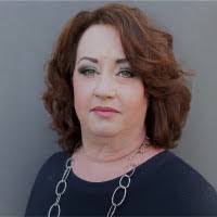 Donna Santilli's Instagram, Twitter & Facebook