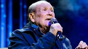 Tras una impecable trayectoria: Leo Dan se despide de los escenarios a sus 82  años – Noticias 24 horas