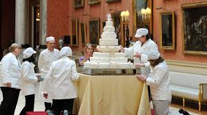 There were up to 900 individually iced flowers and leaves of 17 different varieties decorated on the cake. Slice Of Prince William And Kate Middleton Wedding Cake Sells For 4 160
