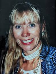 Ursula Morris's Instagram, Twitter & Facebook