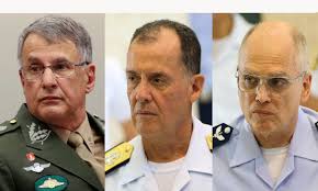 O presidente da anvisa, antonio barra torres, fez mais que confirmar a existência da minuta de decreto de alteração da bula da cloroquina para trouxe mais um integrante do núcleo militar do governo, além de eduardo pazuello, para a o misterioso gabinete do vírus que levou jair bolsonaro. Comandantes Do Exercito Da Marinha E Da Aeronautica Deixam Cargos Agencia Brasil